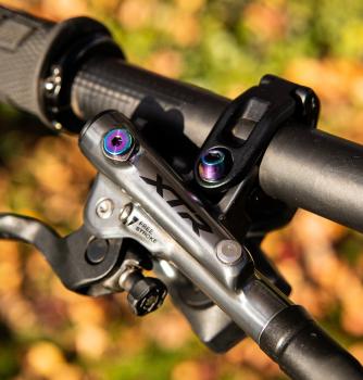 Preview: Better Bolts Shimano XT/SLX/Deore/Saint/Zee Disc Brake Schrauben Kit Titan rainbow