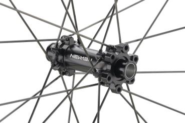 NEWMEN Phase 30 light XC/Trail VONOA 29" 15 x 110mm 6-Loch Laufrad vorne