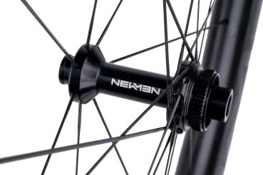 NEWMEN STREEM G.62 12 x 100mm Centerlock Laufrad vorne