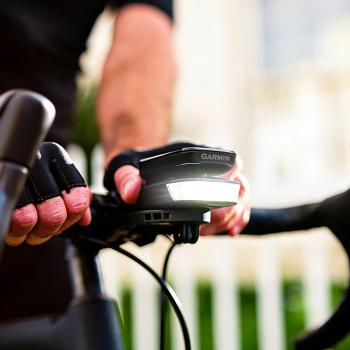 Ravemen FR1100 Frontlicht an Garmin/Wahoo Halterung