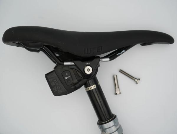 Better Bolts Rock Shox Reverb AXS A1/A2/XPLR AXS Titan Schrauben-Set silver