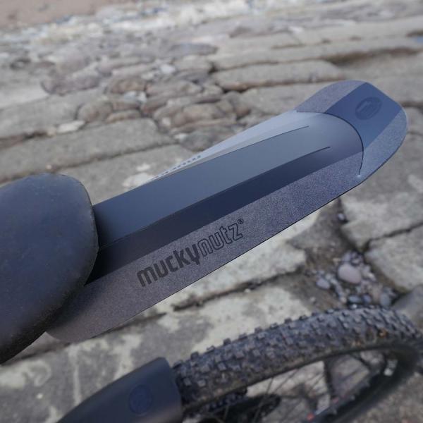 Mucky Nutz Butt Fender reflective Spritzschutz hinten