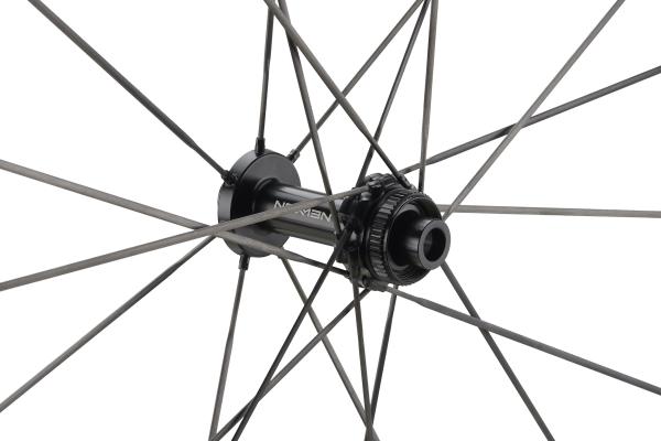 NEWMEN Advanced SL X.R.25 Gravel VONOA 12 x 100mm Centerlock Laufrad vorne