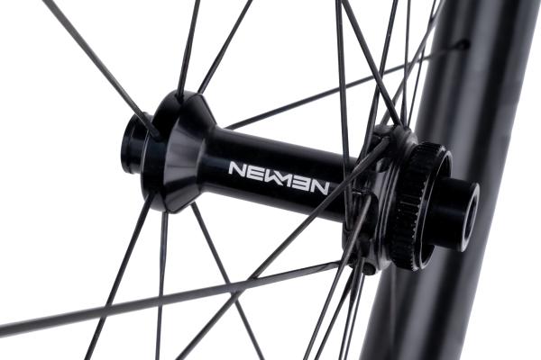 NEWMEN STREEM G.62 12 x 100mm Centerlock Laufrad vorne