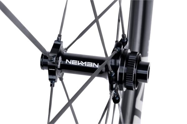 NEWMEN STREEM Sprint S.60 VONOA 12 x 100mm silver Laufrad vorne